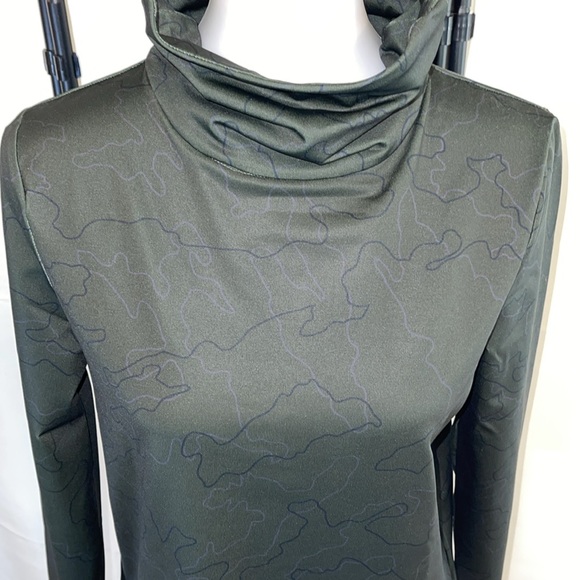 Under Armour Top Cold Weather Funnel Neck Green Size Small NWT - Picture 6 of 17